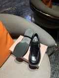 ミュウミュウ靴 Miu Miu 2024新作 スクエアトゥ ブロックヒール ヴィンテージ メリージェーン シューズ