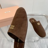 ミュウミュウ靴 Miu Miu 2024新作 24SS春夏のホットなキャットウォークスタイルのレトロスタイルのハーフトゥローファーとハーフパックスリッパ