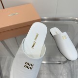 ミュウミュウ靴 Miu Miu 2024新作 24SS春夏のホットなキャットウォークスタイルのレトロスタイルのハーフトゥローファーとハーフパックスリッパ