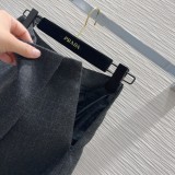 プラダ服 PRADA 2024新作 クラシックなショースタイルのスーツ