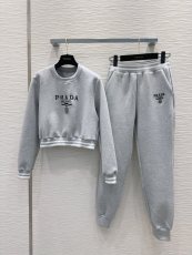 プラダ服 PRADA 2024新作 ラウンドネックスウェットシャツスーツ