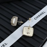 シャネルピアス CHANEL 2024新作 ダイヤモンドイヤリングでいっぱいの牙キャンディ