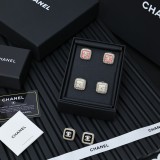 シャネルピアス CHANEL 2024新作 ダイヤモンドイヤリングでいっぱいの牙キャンディ