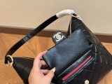 シャネルバッグ CHANEL 2024新作 ヒッピーバッグ