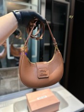 ミュウミュウバッグ Miu Miu 2024新作 ハンドバッグ