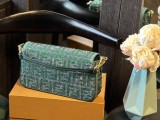 フェンディバッグ FENDI 2024新作 バゲットバッグ