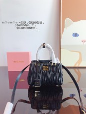 ミュウミュウバッグ Miu Miu 2024新作 トートバッグ