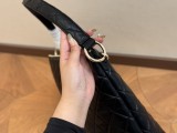 シャネルバッグ CHANEL 2024新作 ヒッピーバッグ