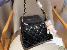 シャネルバッグ CHANEL 2024新作 ホーボーバッグ