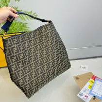 フェンディバッグ FENDI 2024新作 脇の下のショッピングバッグ