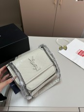 サンローランバッグ Yves Saint Laurent 2024新作 ニキのメッセンジャーバッグ