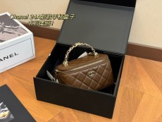 シャネルバッグ CHANEL 2024新作 小さな箱の荷物