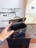 シャネルバッグ CHANEL 2024新作 ハンドル化粧品バッグ