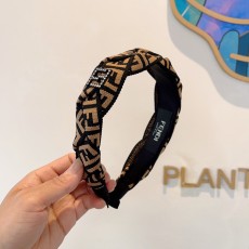 フェンディカチューシャ FENDI 2024新作 ヘアアクセサリー