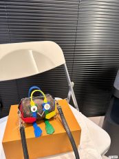 ルイヴィトンペンダント LOUIS VUITTON 2024新作 ペンダント