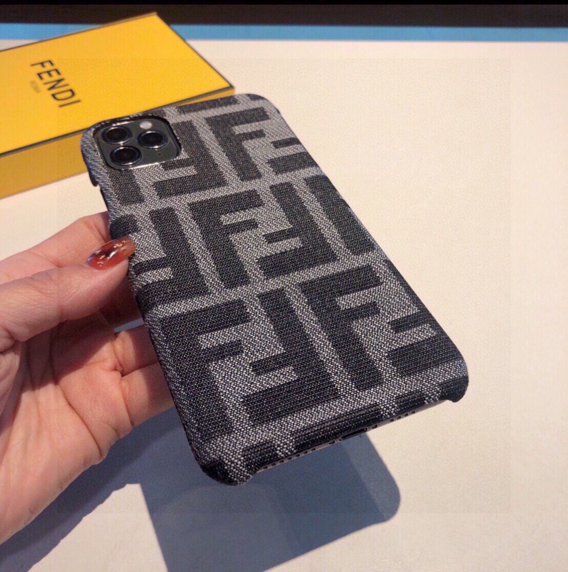 フェンディiPhoneケース FENDI 2024新作 iPhoneケース