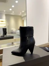 サンローラン靴 Yves Saint Laurent 2024新作 女性のブーツ