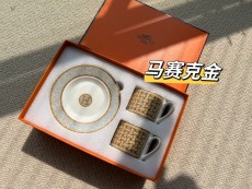 エルメス食器 HERMES 2024新作 ボーンチャイナのカップ＆ソーサーセット