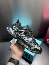 バレンシアガ靴 BALENCIAGA 2024新作 ロートップのお父さんの靴