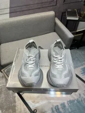 バレンシアガ靴 BALENCIAGA 2024新作 ロートップのお父さんの靴