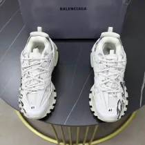 バレンシアガ靴 BALENCIAGA 2024新作 ロートップのお父さんの靴