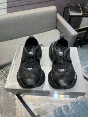 バレンシアガ靴 BALENCIAGA 2024新作 ロートップのお父さんの靴