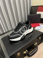 ヴァレンティノ靴 VALENTINO 2024新作 カジュアルシューズ