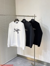 ARCTERYX服 ARCTERYX 2024新作 クルーネックスウェットシャツ