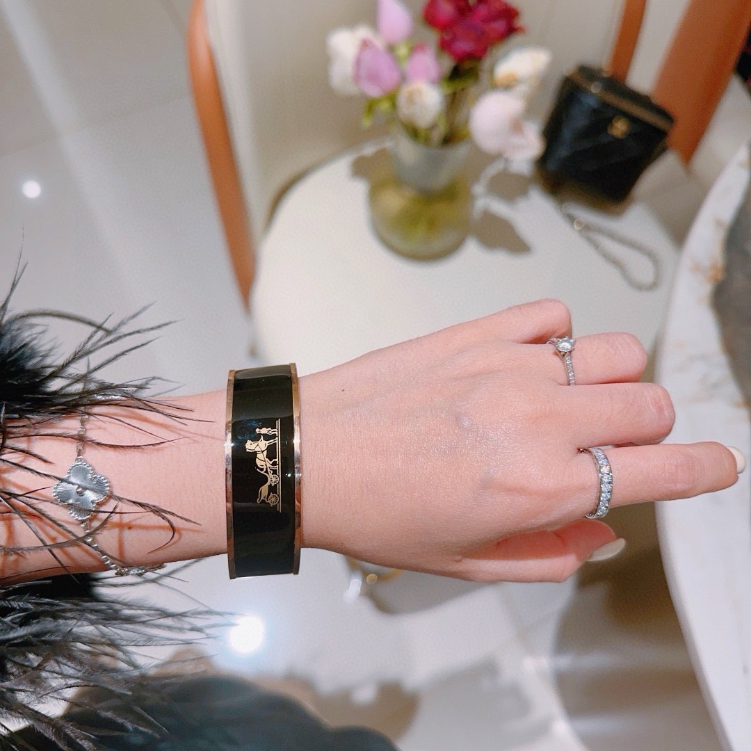 エルメスブレスレット HERMES 2024新作 ブレスレット