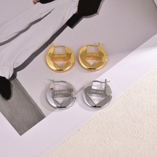プラダピアス PRADA 2024新作 イヤリング