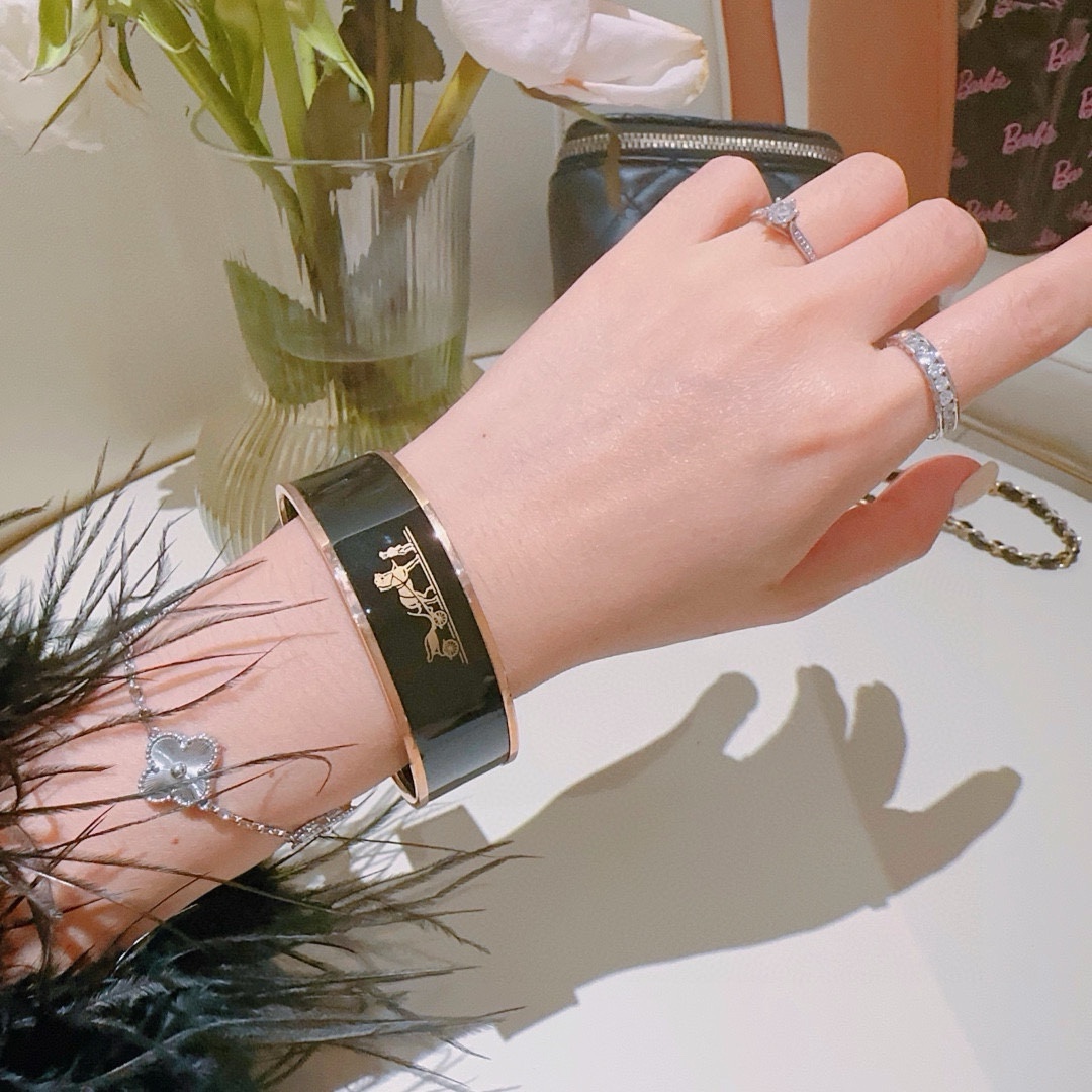 エルメスブレスレット HERMES 2024新作 ブレスレット