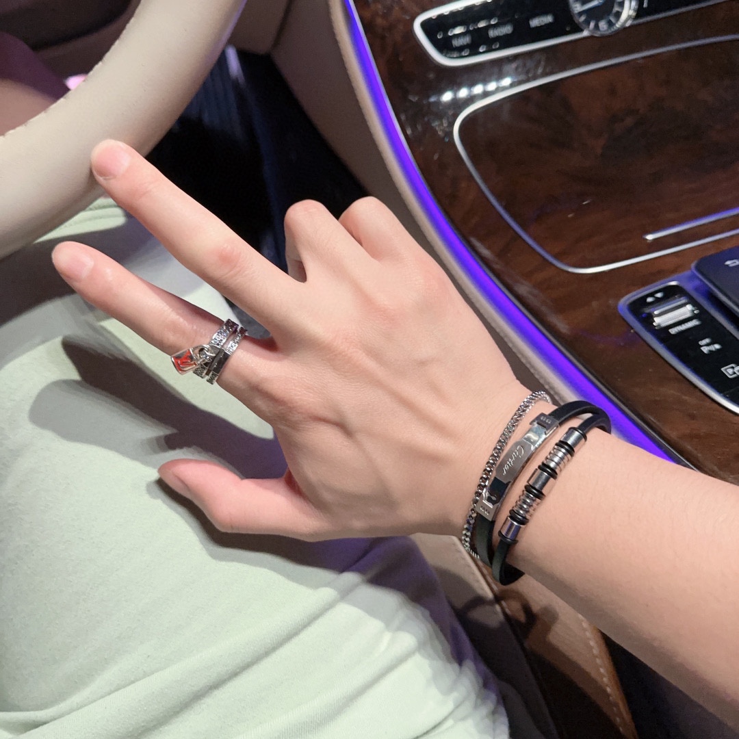 カルティエブレスレット CARTIER 2024新作 牛革ブレスレット