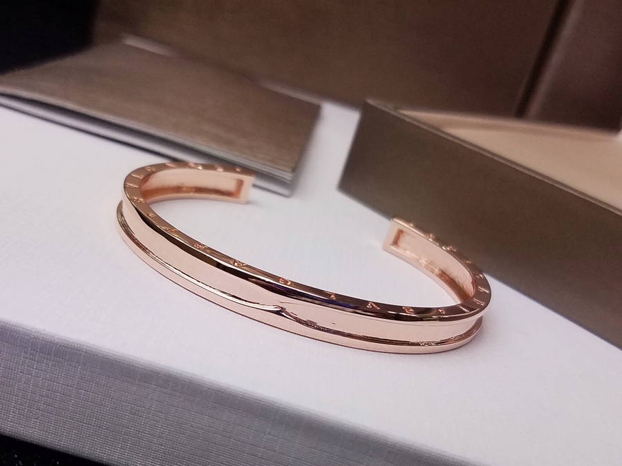 ブルガリブレスレット BVLGARI 2024新作 オープンブレスレット