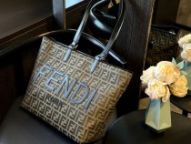 フェンディバッグ FENDI 2024新作 トートバッグ