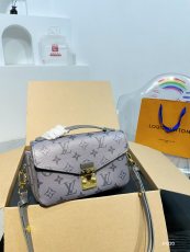 ルイヴィトンバッグ LOUIS VUITTON 2024新作 メッセンジャーバッグ