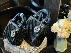 ディオールバッグ DIOR 2024新作 ダイアナ妃のバッグ