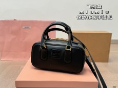ミュウミュウバッグ Miu Miu 2024新作 ハンドバッグ