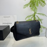 サンローランバッグ Yves Saint Laurent 2024新作 チェーンクラウドバッグ