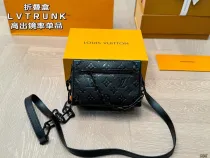 ルイヴィトンバッグ LOUIS VUITTON 2024新作 小さなスーツケースバッグ