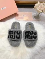 ミュウミュウ靴 Miu Miu 2024新作 毛皮で覆われた靴