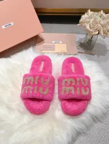 ミュウミュウ靴 Miu Miu 2024新作 毛皮で覆われた靴