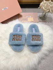 ミュウミュウ靴 Miu Miu 2024新作 毛皮で覆われた靴