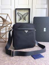 プラダバッグ PRADA 2024新作 高品質 メンズバッグ 2VQ002