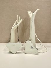 プラダバッグ PRADA 2024新作 高品質 トライアングルバッグ 1NR015