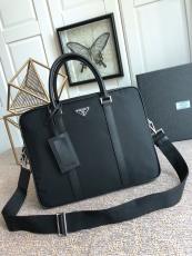 プラダバッグ PRADA 2024新作 高品質 ブリーフケース 2VE0891