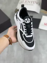ヴァレンティノ靴VALENTINO 2024新作 スニーカー