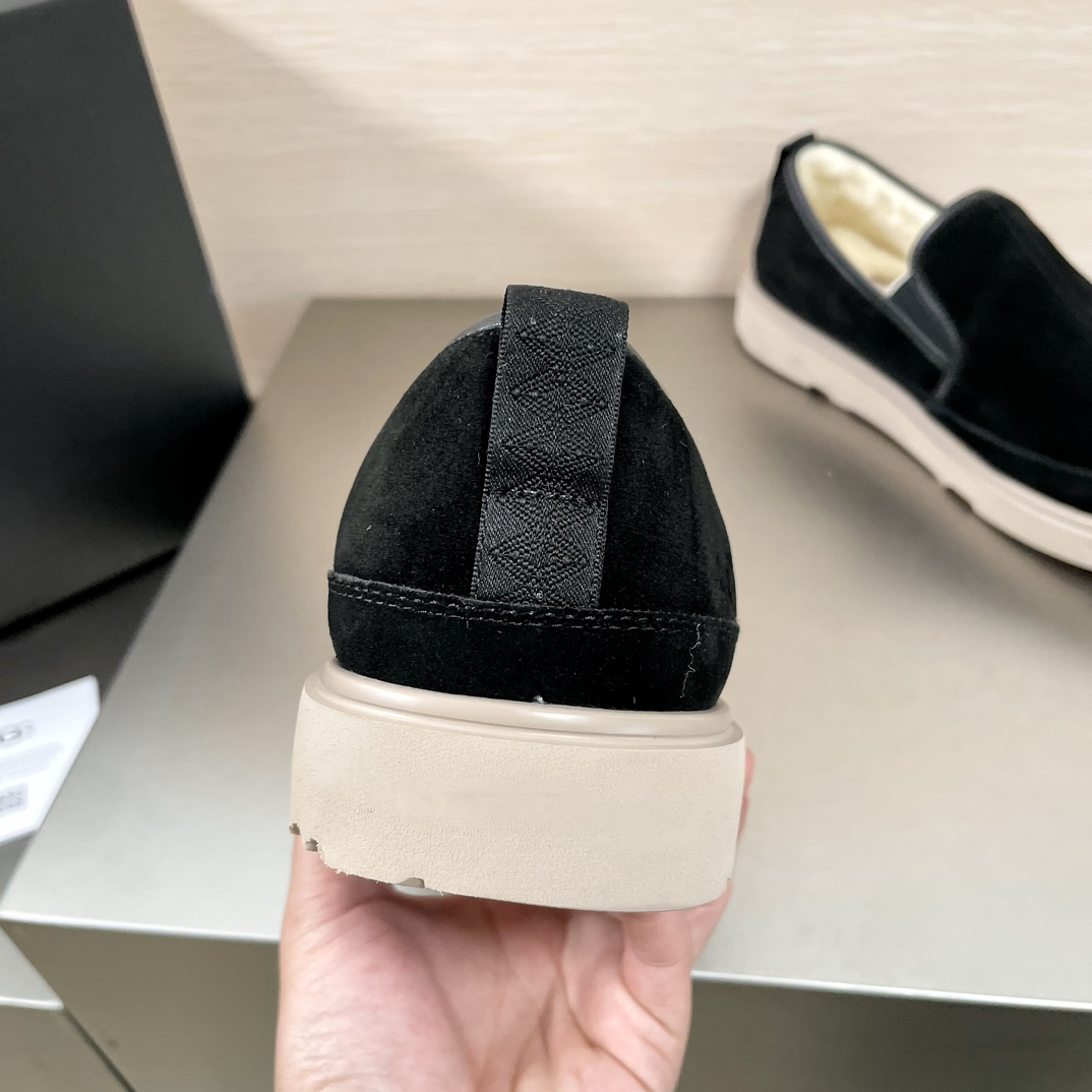 UGG靴UGG 2024新作 スリッポンウールシューズ