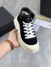 UGG靴UGG 2024新作 スノーブーツ