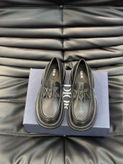 ディオール靴DIOR 2024新作 クラシックなローファー