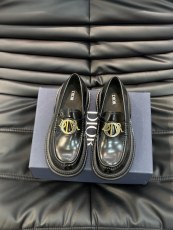 ディオール靴DIOR 2024新作 クラシックなローファー